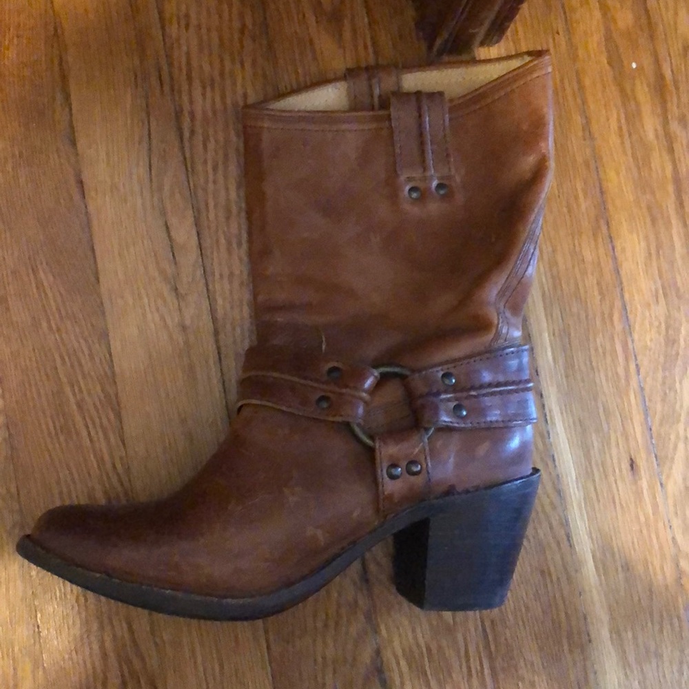 Authentic Frye boots size 7.5